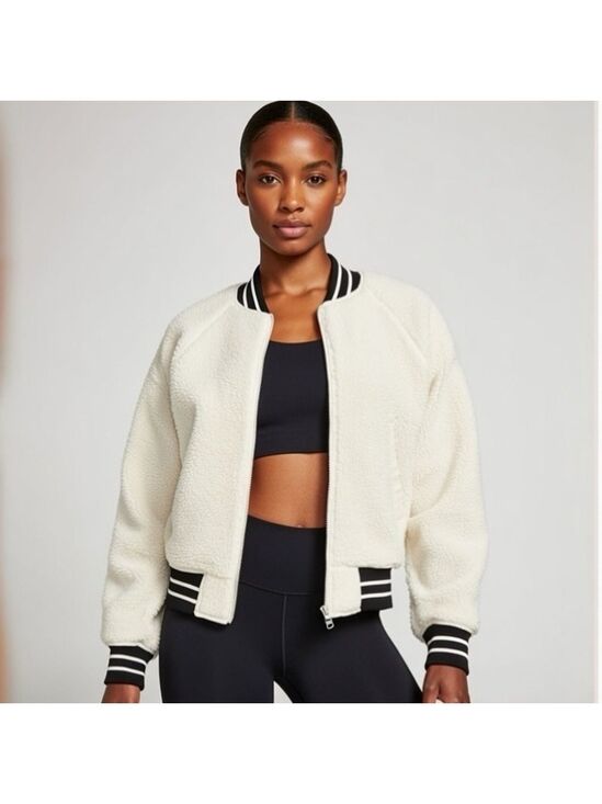 Under Armour Jackets & Blazers - Under Armour Cream Teddy Sherpa Bomber Jacket Size M Excellent Condition